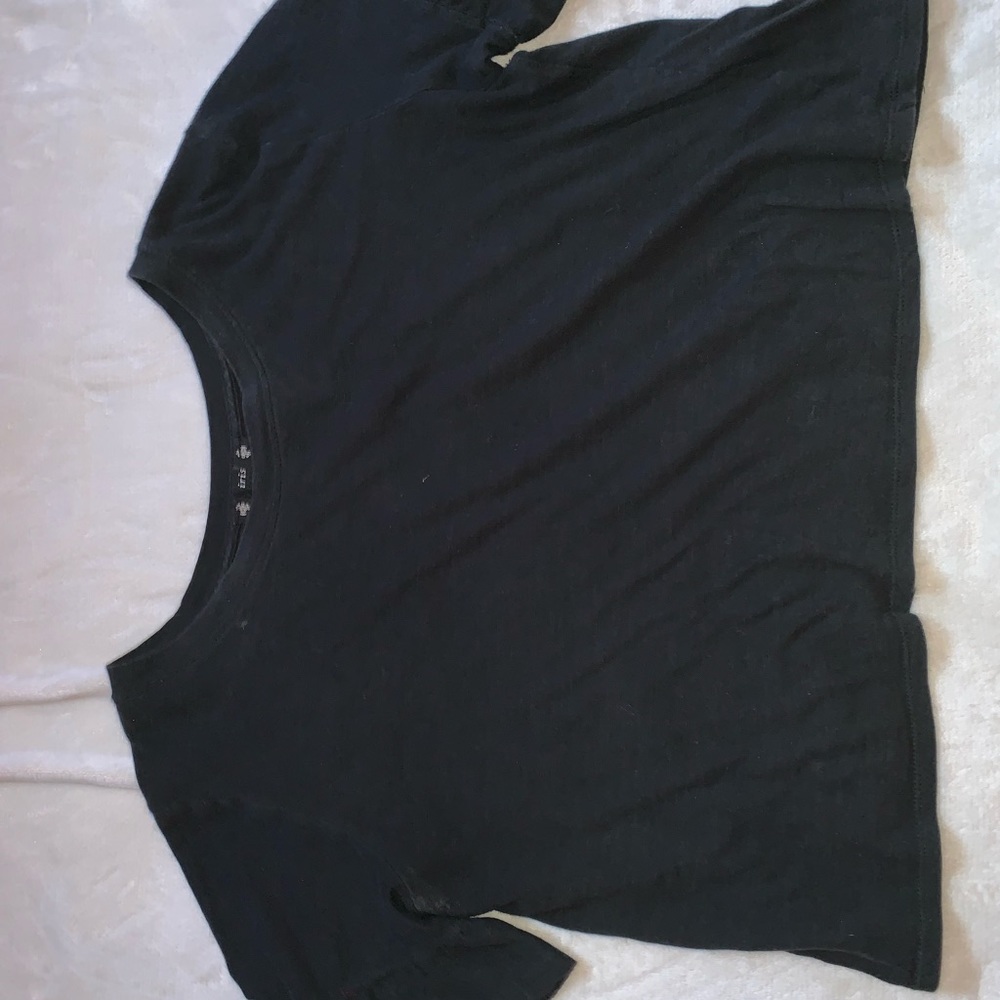 Basic black cropped tee